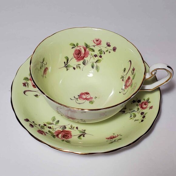 Victoria C&E Teacup and Saucer Pink Flowers Vintage - Picture 10 of 10